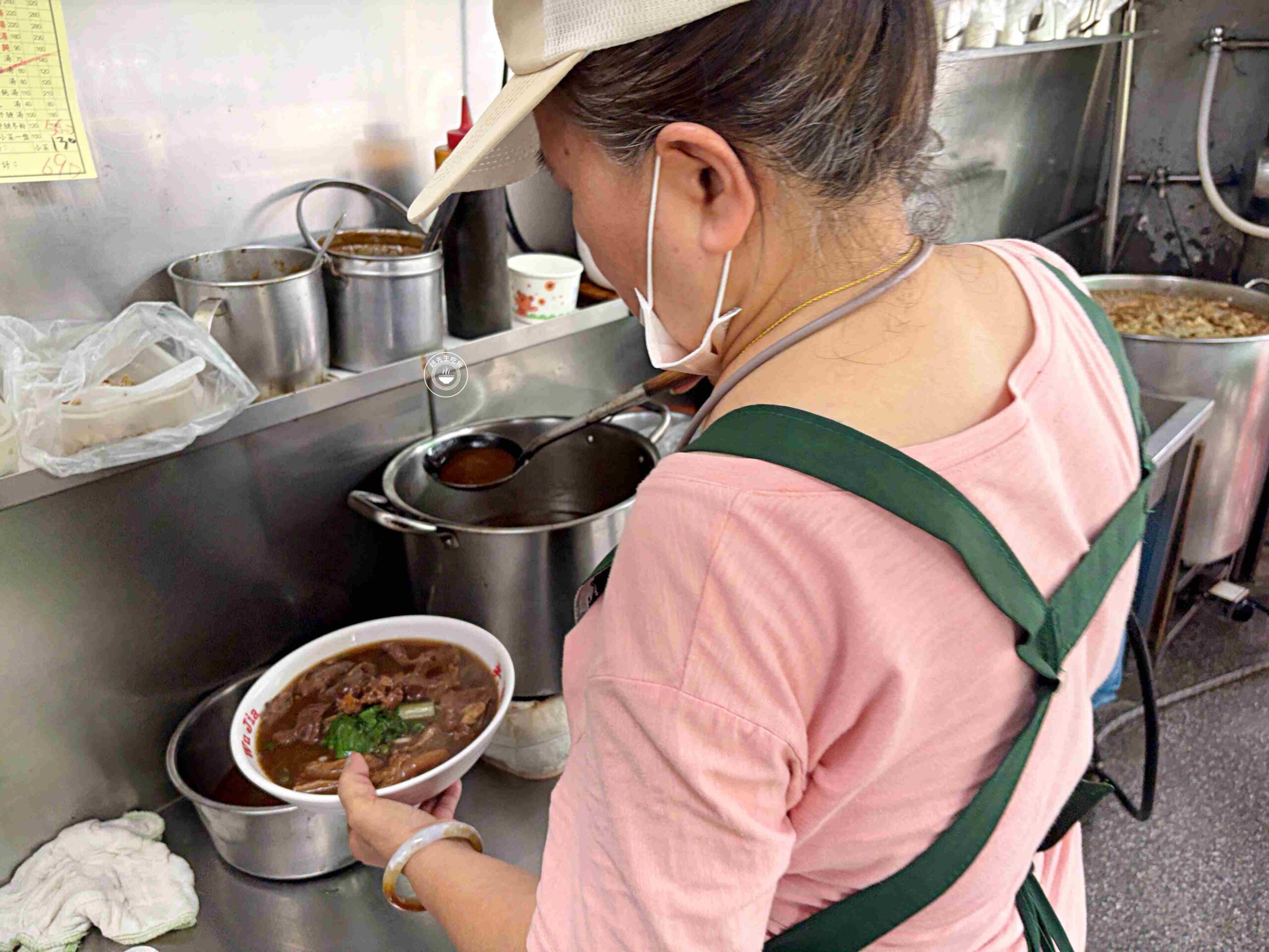 全台最大碗，牛肉麵、牛三寶，整碗塞滿滿，還是500碗認證！ @趙先生吃飯