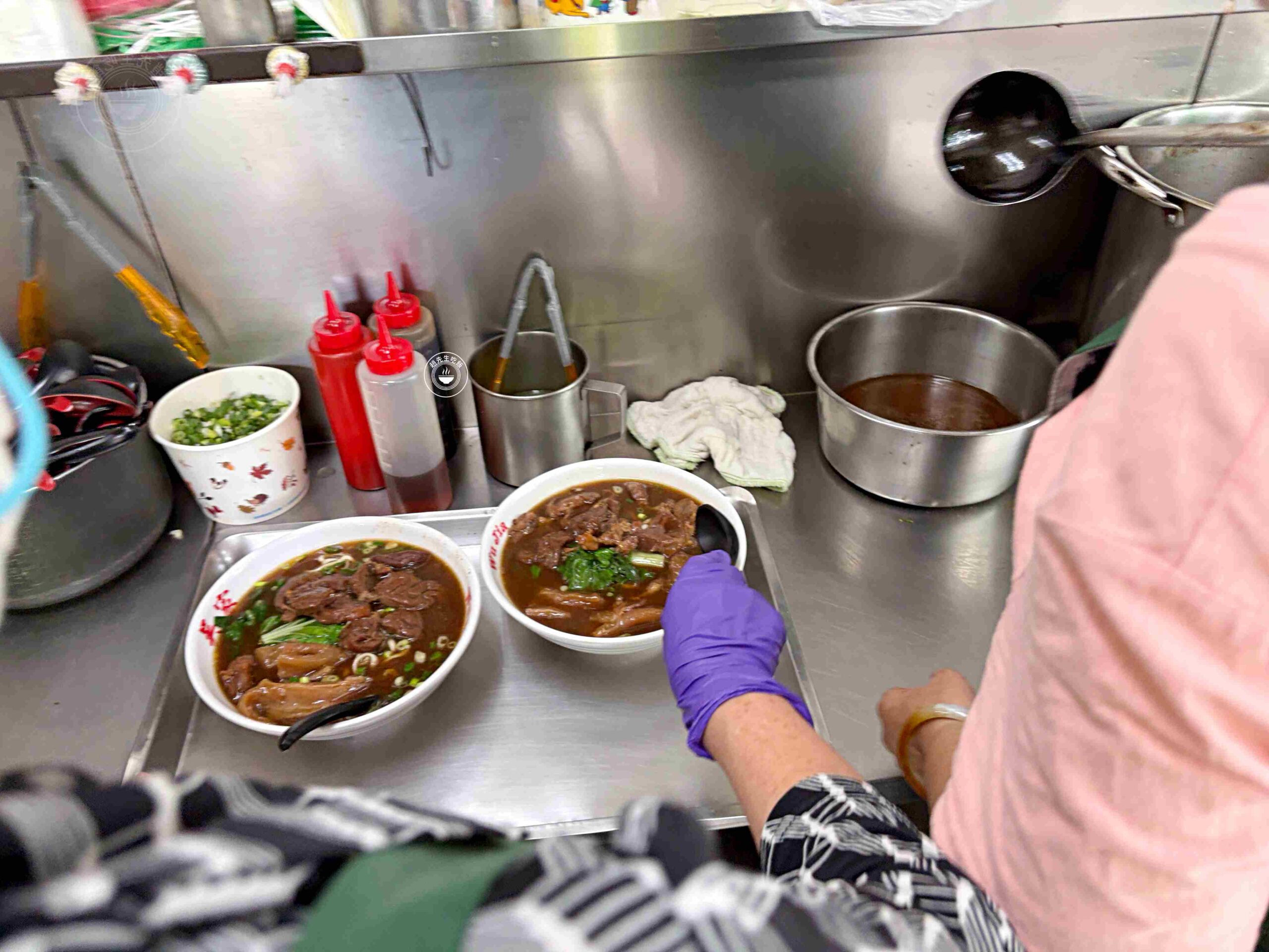 全台最大碗,牛肉麵、牛三寶,整碗塞滿滿,還是500碗認證! @趙先生吃飯 全台最大碗,牛肉麵、牛三寶,整碗塞滿滿,還是500碗認證! @趙先生吃飯