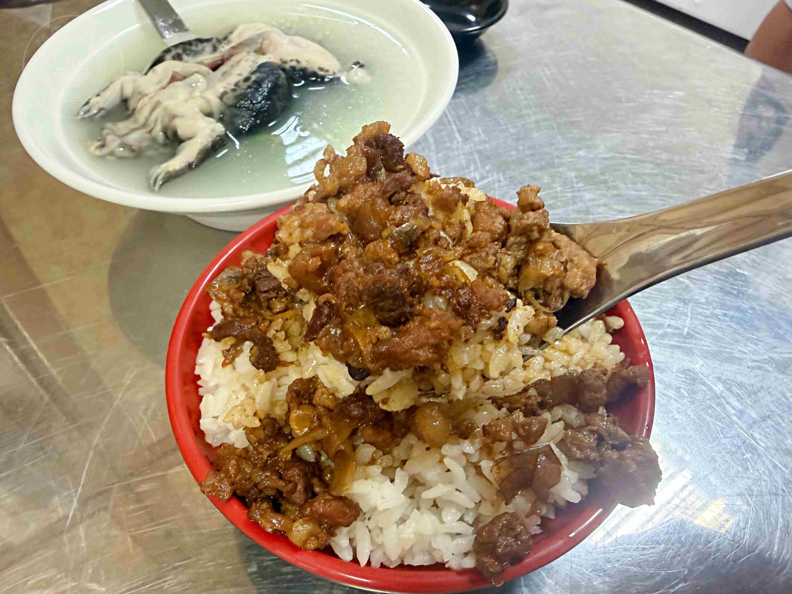 不要隨便給人請客，這家小吃店老闆直接煮整隻青蛙，虱目魚也是招牌！ @趙先生吃飯