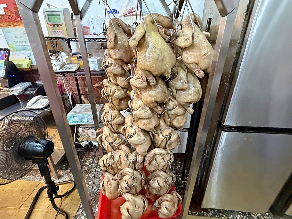 超便宜海陸、雙拼便當65元,雞肉便當也只要80元還有三樣菜跟湯喝到飽 @趙先生吃飯 超便宜海陸、雙拼便當65元,雞肉便當也只要80元還有三樣菜跟湯喝到飽 @趙先生吃飯