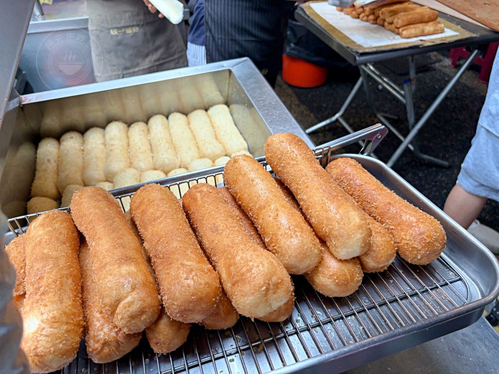 這女人真狠，營養三明治塞超多料才40元，吃一條就超飽，下午就排隊 @趙先生吃飯