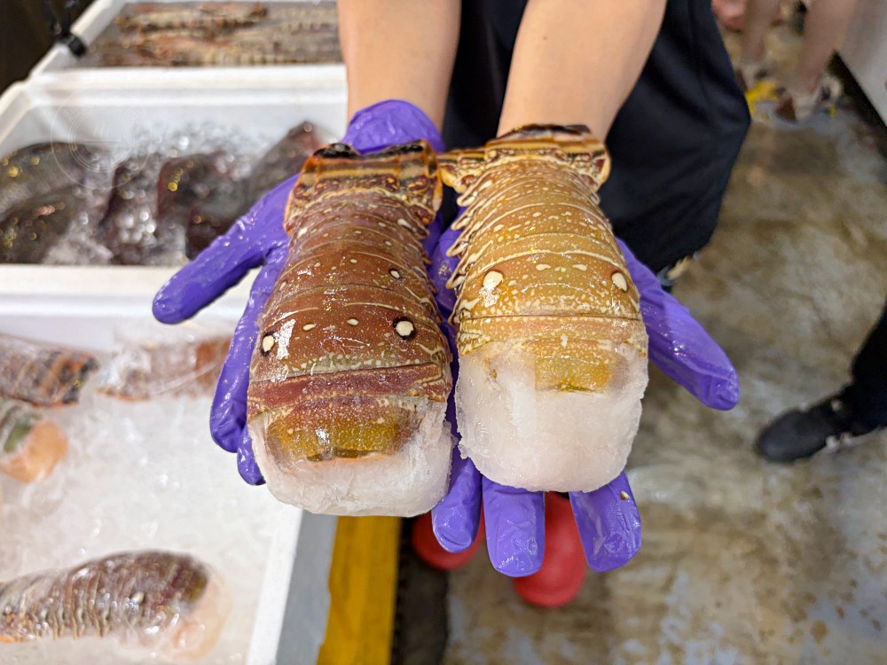 號稱台版築地市場跟水產好市多，海產、生魚片超大盒、牛豬肉無敵好吃 @趙先生吃飯