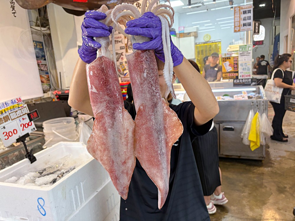 號稱台版築地市場跟水產好市多，海產、生魚片超大盒、牛豬肉無敵好吃 @趙先生吃飯