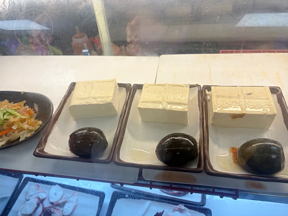 在地人說，只吃這家的嘉義雞肉飯，雞肉口感超強，油蔥酥雞油一流！ @趙先生吃飯