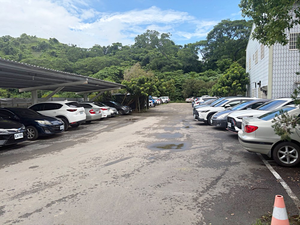超便宜土雞餐廳，超多人包遊覽車來吃，重點是點滿一桌超便宜還打包！ @趙先生吃飯