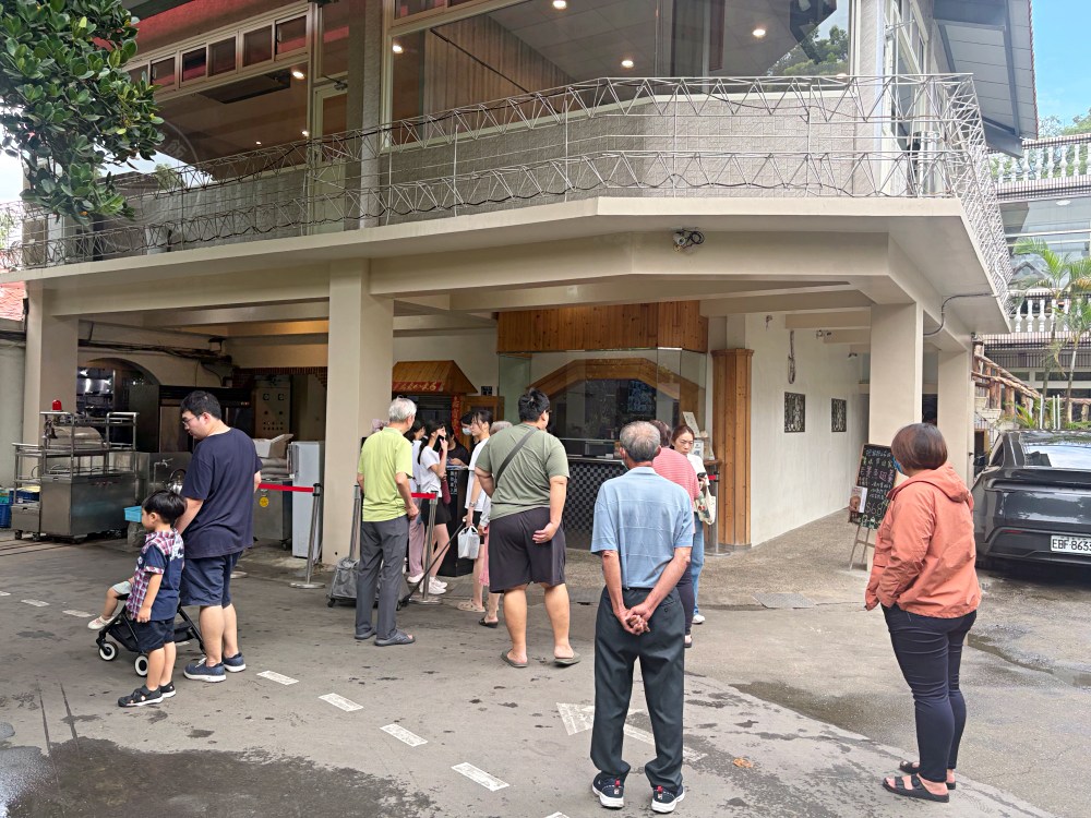 超便宜土雞餐廳，超多人包遊覽車來吃，重點是點滿一桌超便宜還打包！ @趙先生吃飯