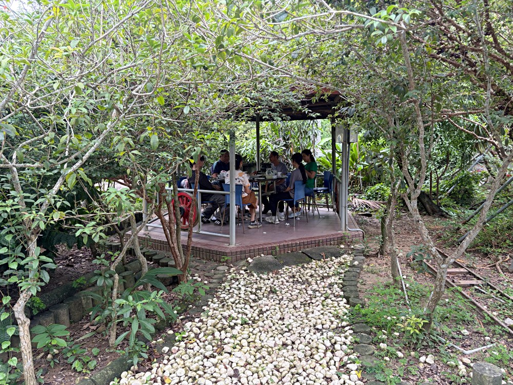 超便宜土雞餐廳，超多人包遊覽車來吃，重點是點滿一桌超便宜還打包！ @趙先生吃飯