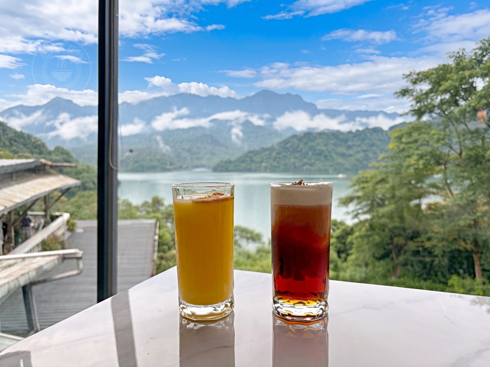 還很多人沒來過，這裡竟然在台灣！超美千萬湖景咖啡廳！ @趙先生吃飯