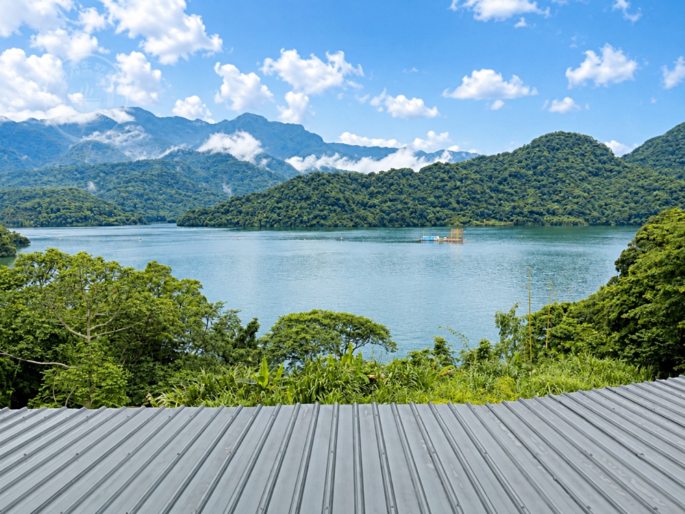 還很多人沒來過，這裡竟然在台灣！超美千萬湖景咖啡廳！ @趙先生吃飯
