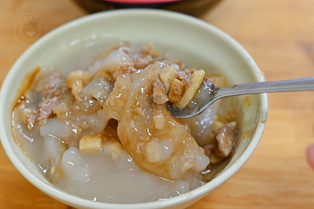 很多人不知道，全台灣只有這裡的肉圓這樣加湯吃，卻意外超好吃！ @趙先生吃飯