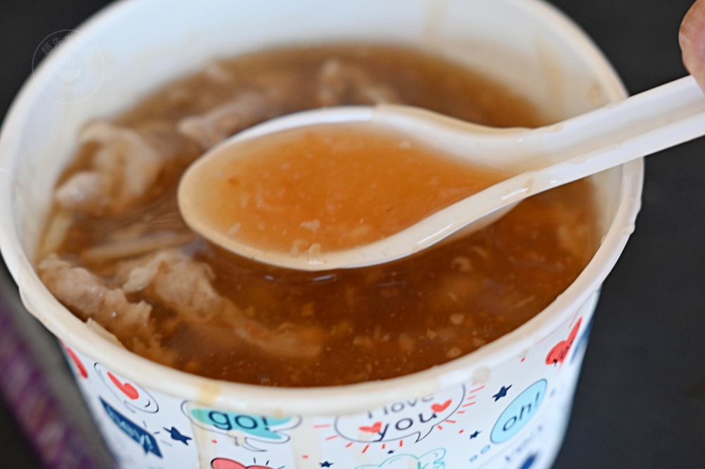 知名50年肉羹老店，很多人有意見，說不好吃，但現場卻天天要排隊！ @趙先生吃飯