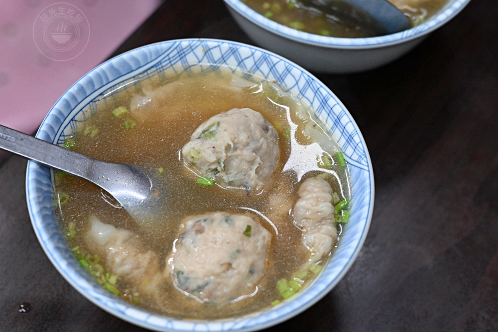 在地30年炸醬麵、麻醬麵老店，很多觀光客不知道，但在地人狂吃！ @趙先生吃飯