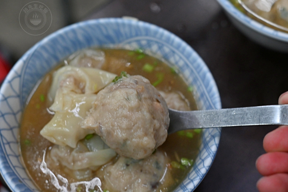 在地30年炸醬麵、麻醬麵老店，很多觀光客不知道，但在地人狂吃！ @趙先生吃飯