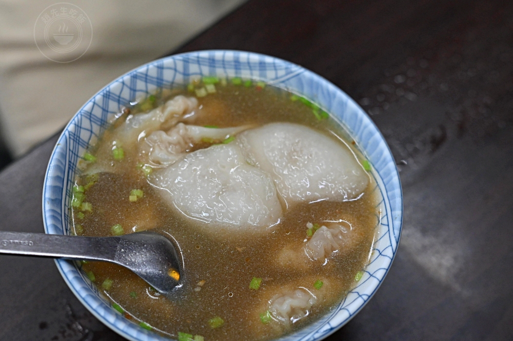 在地30年炸醬麵、麻醬麵老店，很多觀光客不知道，但在地人狂吃！ @趙先生吃飯