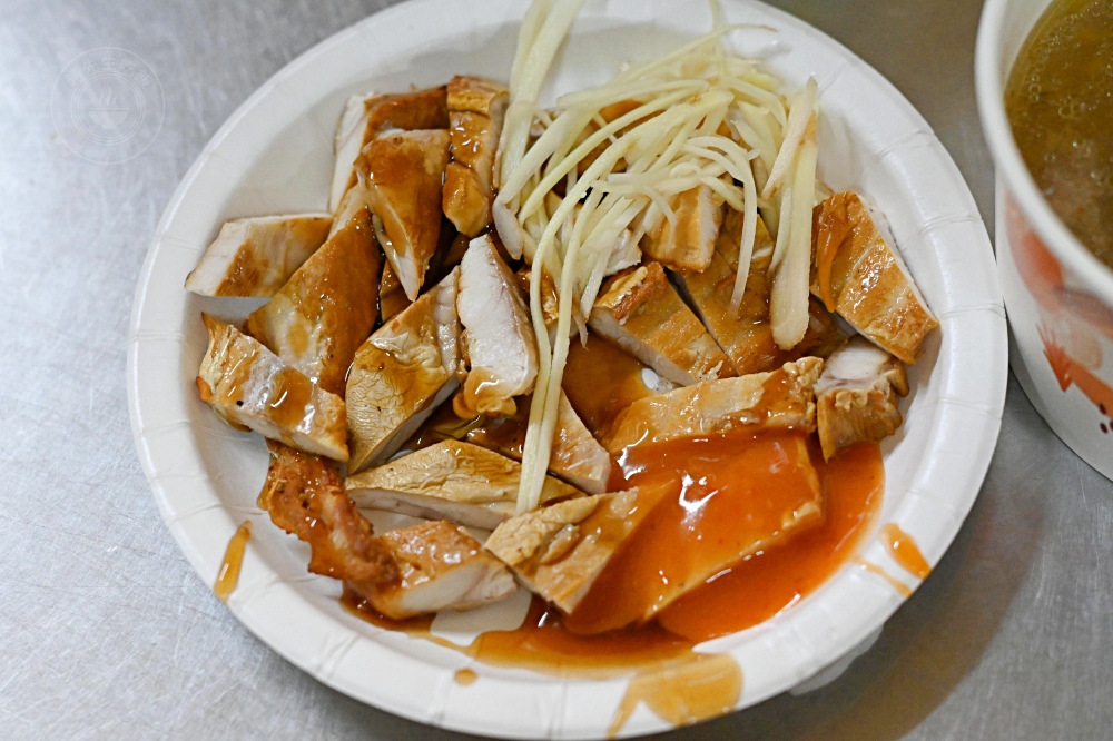 樓上住戶也不清楚，地下室是一家70年粿仔湯老店，平日下午還在客滿！ @趙先生吃飯