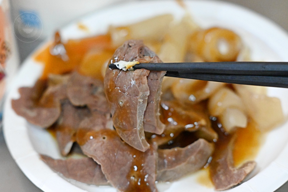 樓上住戶也不清楚，地下室是一家70年粿仔湯老店，平日下午還在客滿！ @趙先生吃飯