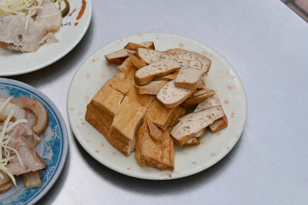 古早味陽春麵加上兩肉片,竟然只要25元,每天一開門就爆滿! @趙先生吃飯 古早味陽春麵加上兩肉片,竟然只要25元,每天一開門就爆滿! @趙先生吃飯