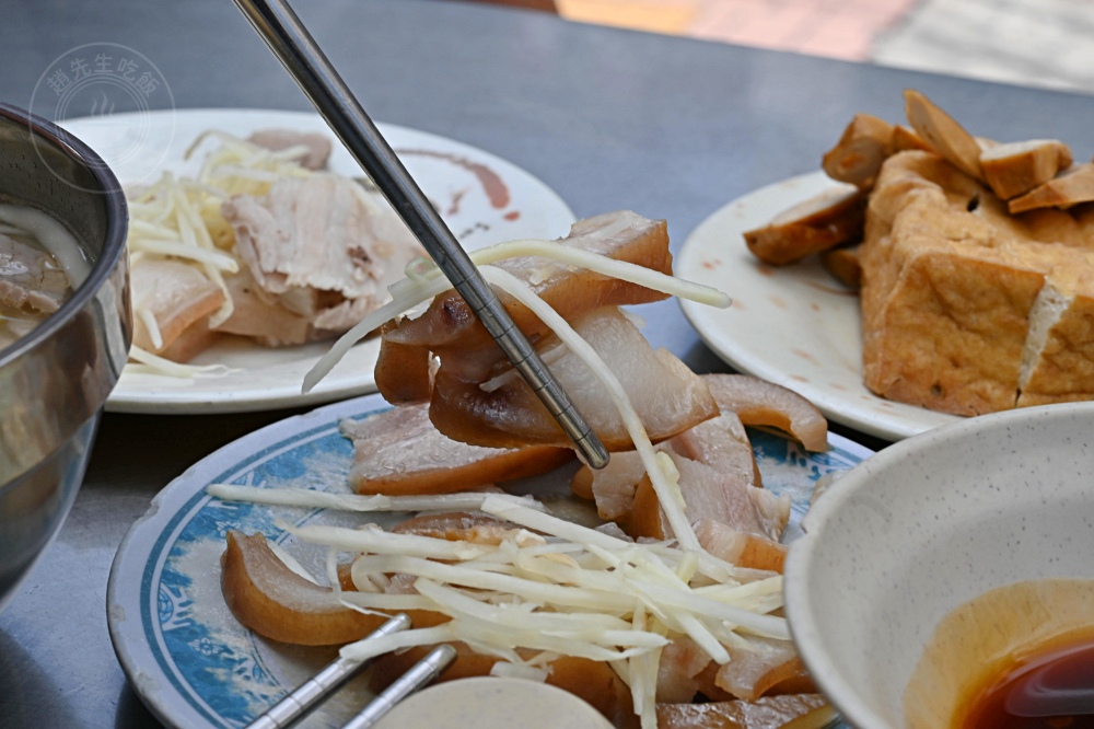 古早味陽春麵加上兩肉片,竟然只要25元,每天一開門就爆滿! @趙先生吃飯 古早味陽春麵加上兩肉片,竟然只要25元,每天一開門就爆滿! @趙先生吃飯