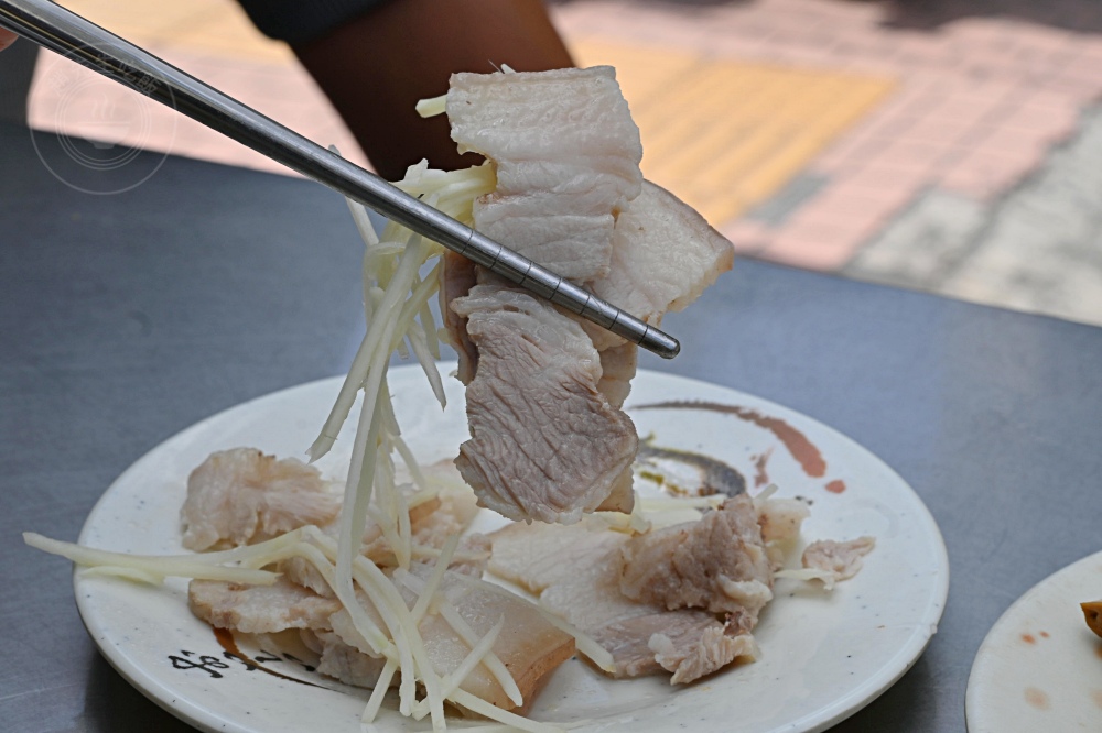 古早味陽春麵加上兩肉片,竟然只要25元,每天一開門就爆滿! @趙先生吃飯 古早味陽春麵加上兩肉片,竟然只要25元,每天一開門就爆滿! @趙先生吃飯