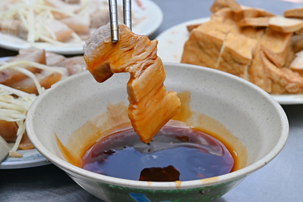 古早味陽春麵加上兩肉片,竟然只要25元,每天一開門就爆滿! @趙先生吃飯 古早味陽春麵加上兩肉片,竟然只要25元,每天一開門就爆滿! @趙先生吃飯