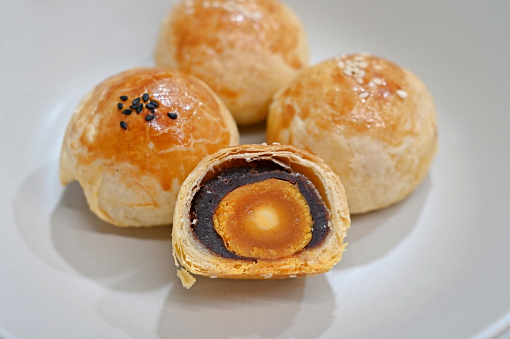25元蛋黃酥排3小時,這家33元蛋黃酥不用排隊,也是便宜又好吃! @趙先生吃飯 25元蛋黃酥排3小時,這家33元蛋黃酥不用排隊,也是便宜又好吃! @趙先生吃飯