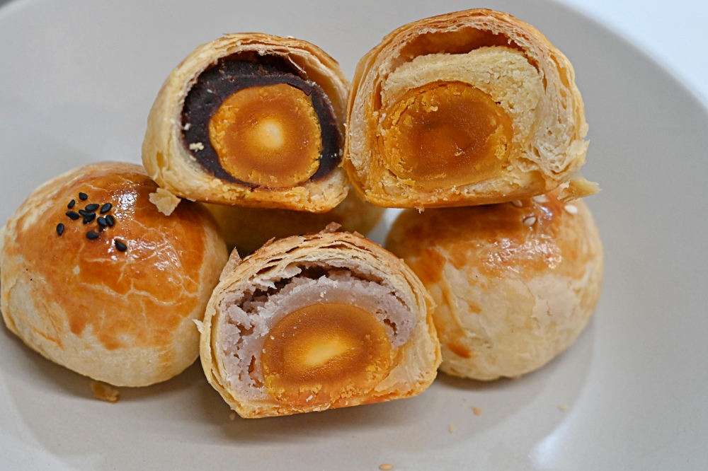 25元蛋黃酥排3小時,這家33元蛋黃酥不用排隊,也是便宜又好吃! @趙先生吃飯 25元蛋黃酥排3小時,這家33元蛋黃酥不用排隊,也是便宜又好吃! @趙先生吃飯