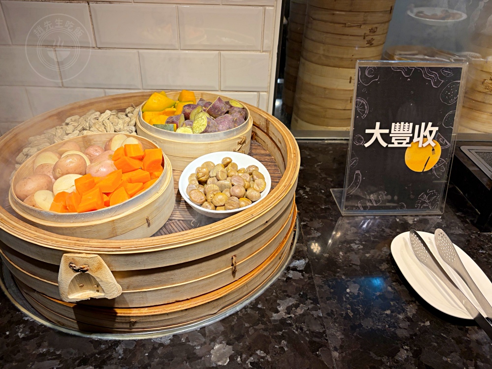 海鮮、牛排、烤鴨、生魚片、港式超多隨你吃到飽，重點是好吃又便宜！ @趙先生吃飯