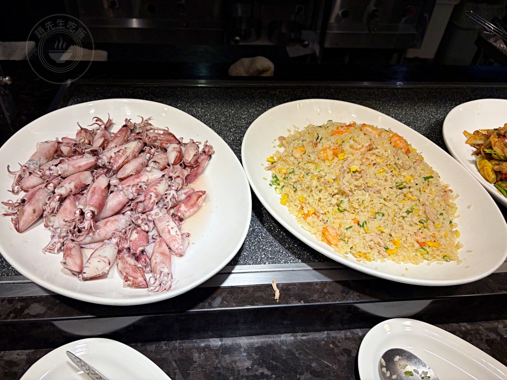 海鮮、牛排、烤鴨、生魚片、港式超多隨你吃到飽，重點是好吃又便宜！ @趙先生吃飯