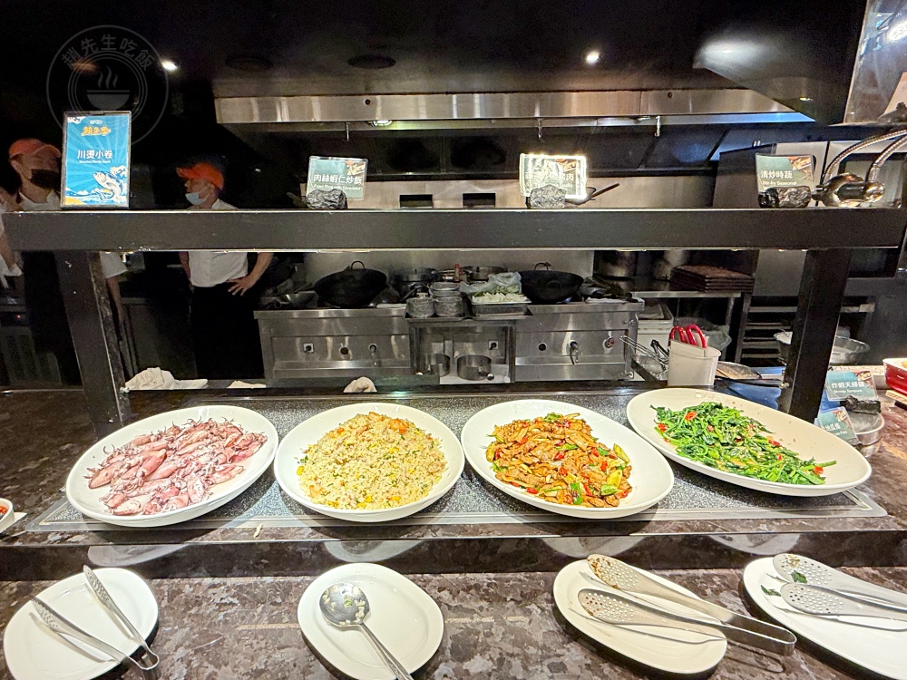 海鮮、牛排、烤鴨、生魚片、港式超多隨你吃到飽，重點是好吃又便宜！ @趙先生吃飯