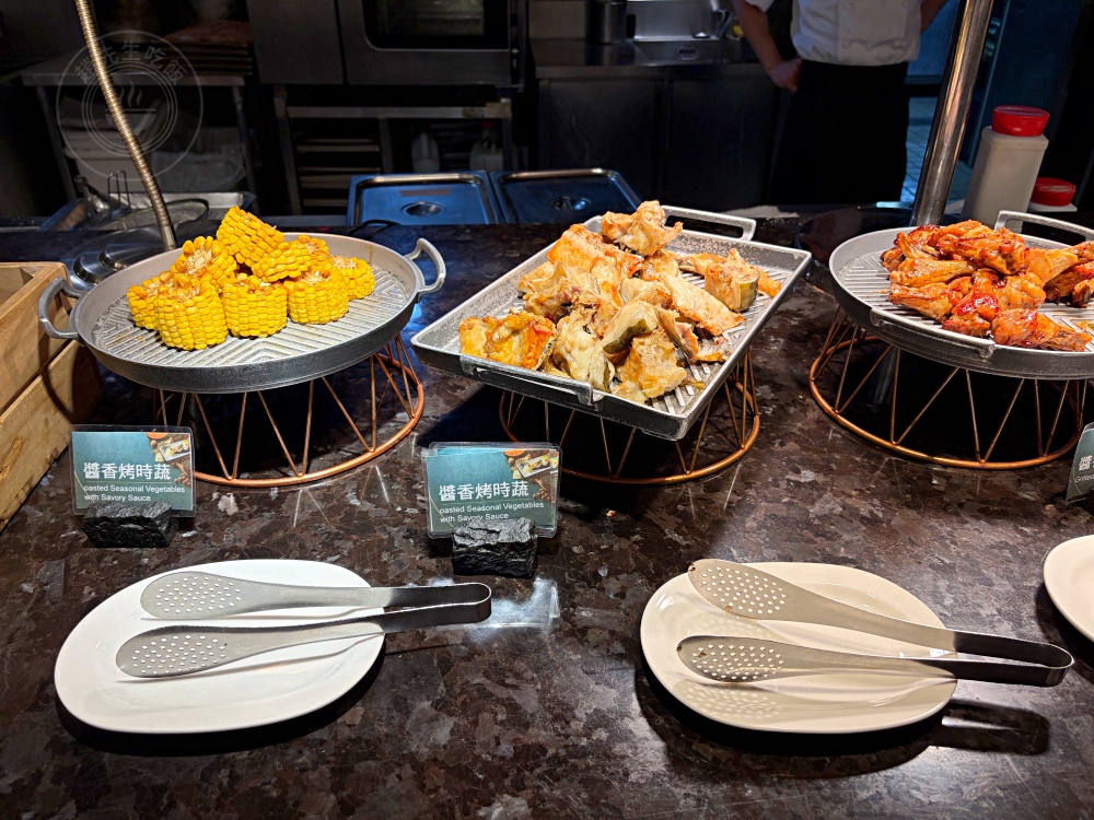 海鮮、牛排、烤鴨、生魚片、港式超多隨你吃到飽，重點是好吃又便宜！ @趙先生吃飯