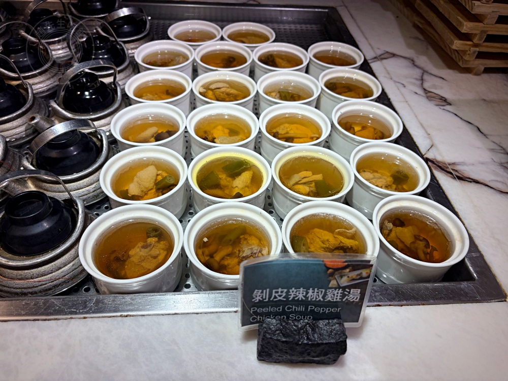 海鮮、牛排、烤鴨、生魚片、港式超多隨你吃到飽，重點是好吃又便宜！ @趙先生吃飯