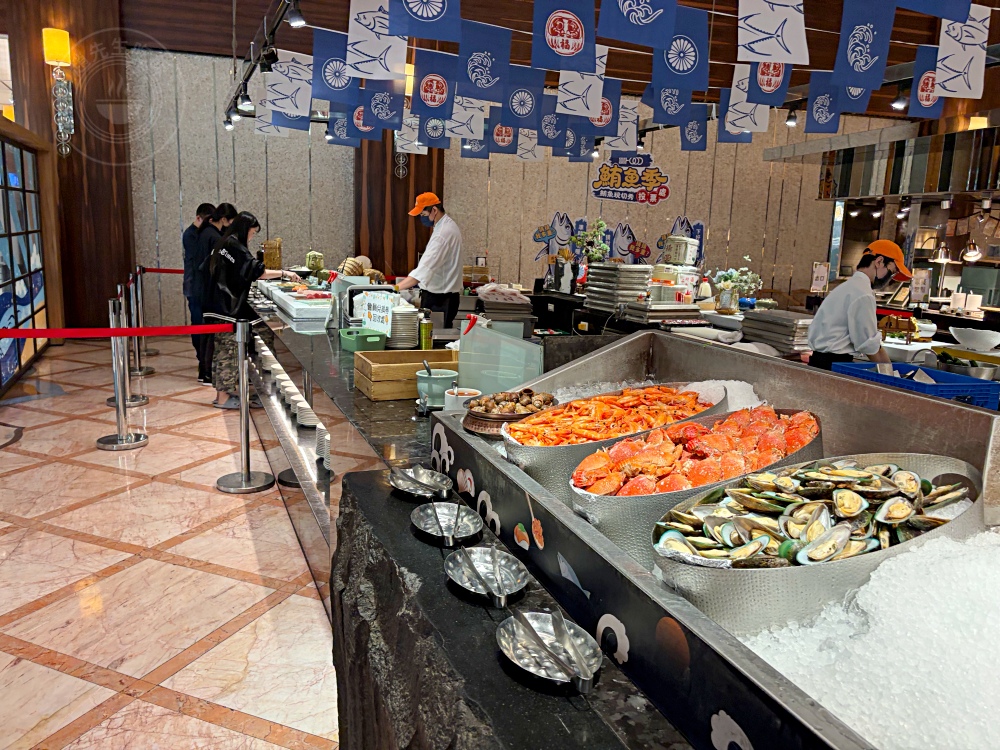 海鮮、牛排、烤鴨、生魚片、港式超多隨你吃到飽，重點是好吃又便宜！ @趙先生吃飯