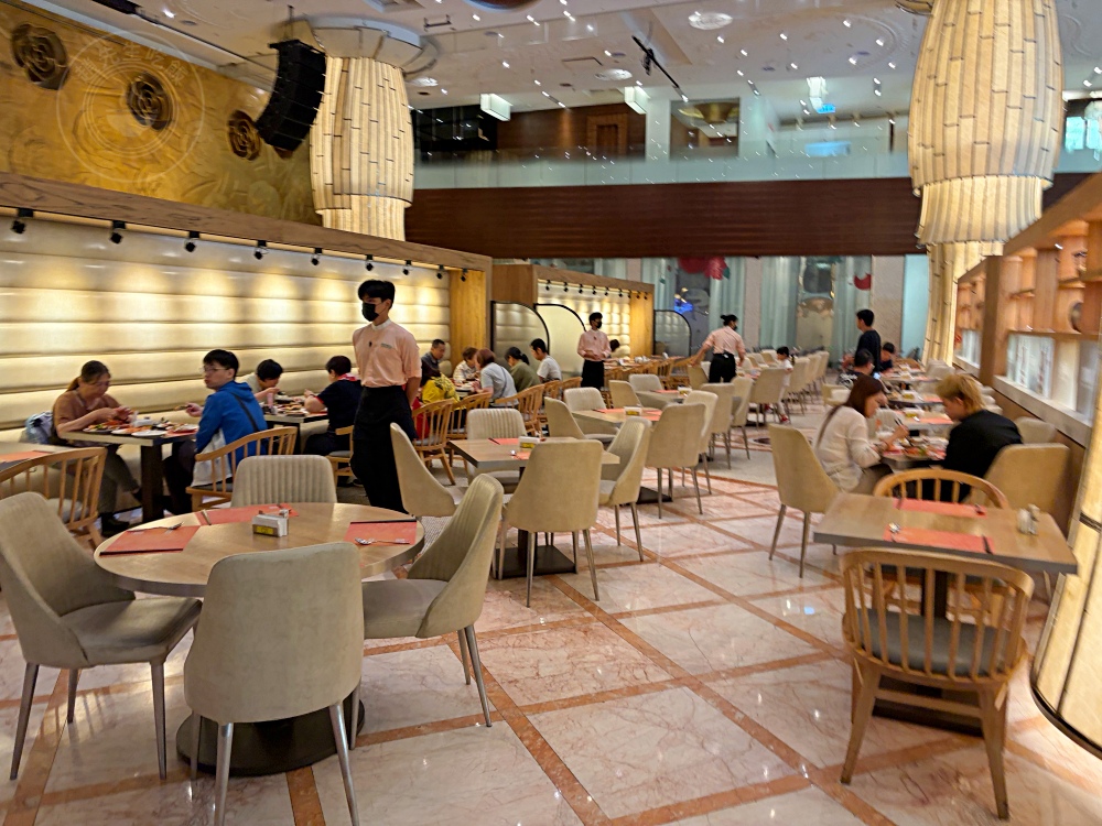海鮮、牛排、烤鴨、生魚片、港式超多隨你吃到飽，重點是好吃又便宜！ @趙先生吃飯