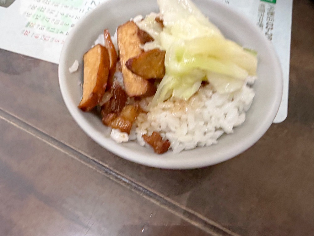 有夠可怕！蛤蠣超多吃到嘴巴酸痛，幾乎吃不完，一碗超便宜還超飽！ @趙先生吃飯