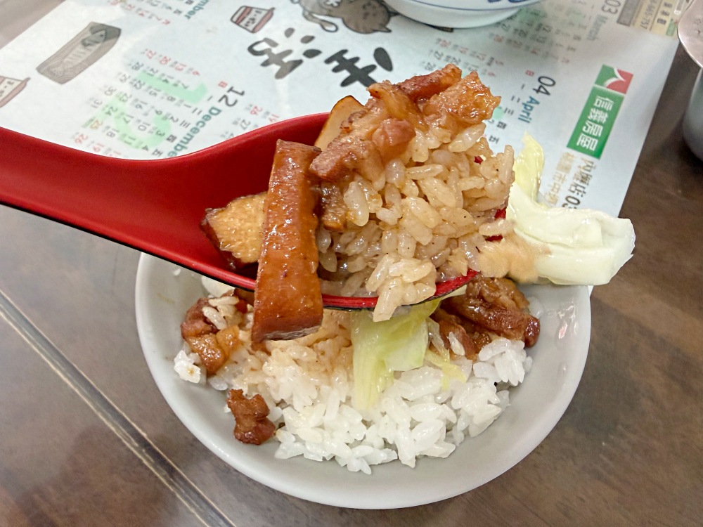 有夠可怕！蛤蠣超多吃到嘴巴酸痛，幾乎吃不完，一碗超便宜還超飽！ @趙先生吃飯