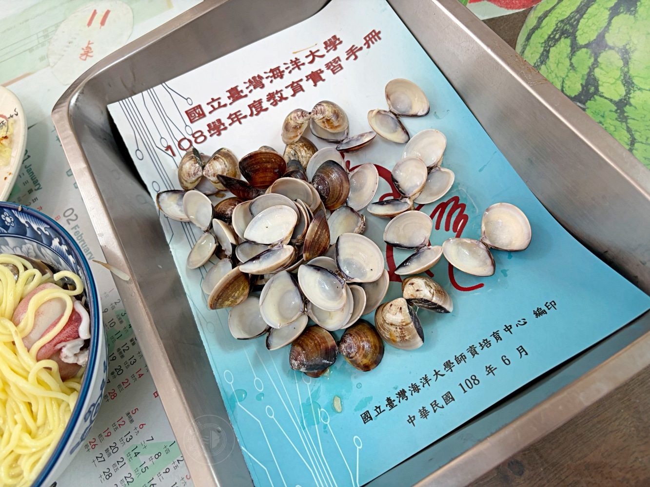 有夠可怕！蛤蠣超多吃到嘴巴酸痛，幾乎吃不完，一碗超便宜還超飽！ @趙先生吃飯