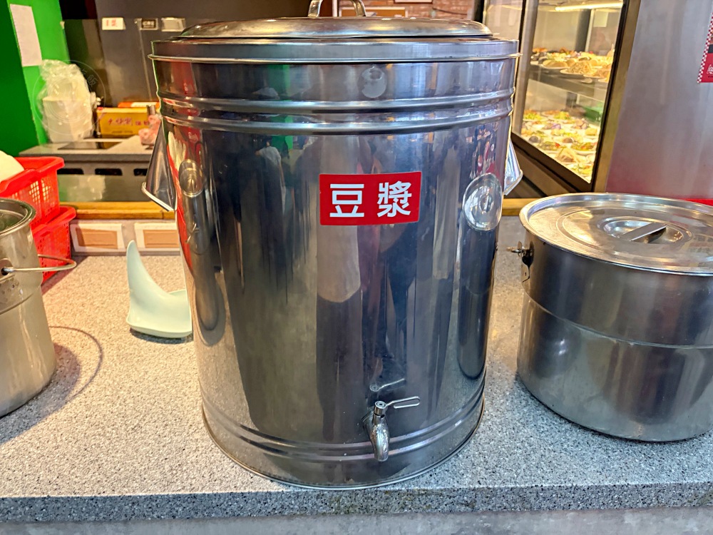 100元吃到飽！挑戰最便宜，牛肉湯麵、豆花、豆漿、飲料隨你吃！ @趙先生吃飯