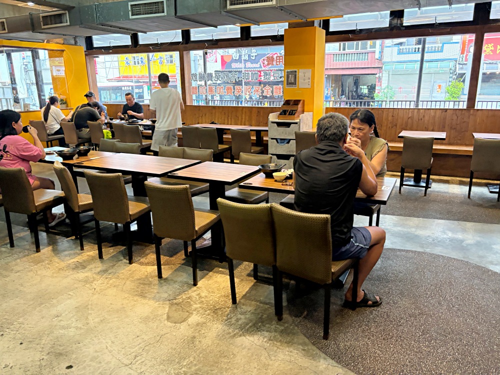 100元吃到飽！挑戰最便宜，牛肉湯麵、豆花、豆漿、飲料隨你吃！ @趙先生吃飯