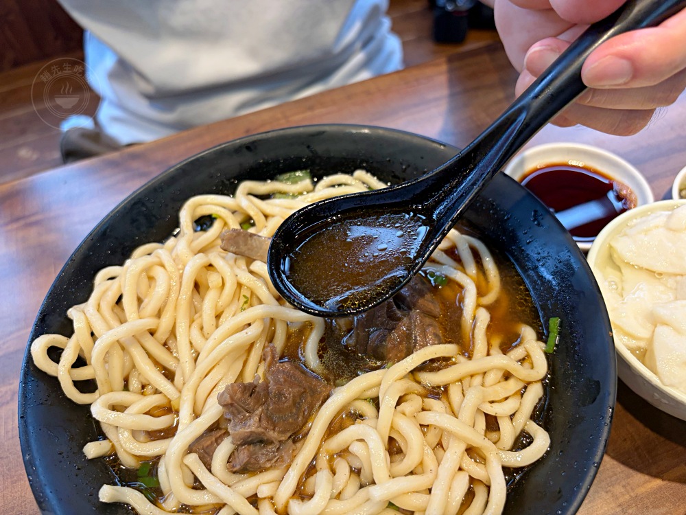 100元吃到飽！挑戰最便宜，牛肉湯麵、豆花、豆漿、飲料隨你吃！ @趙先生吃飯