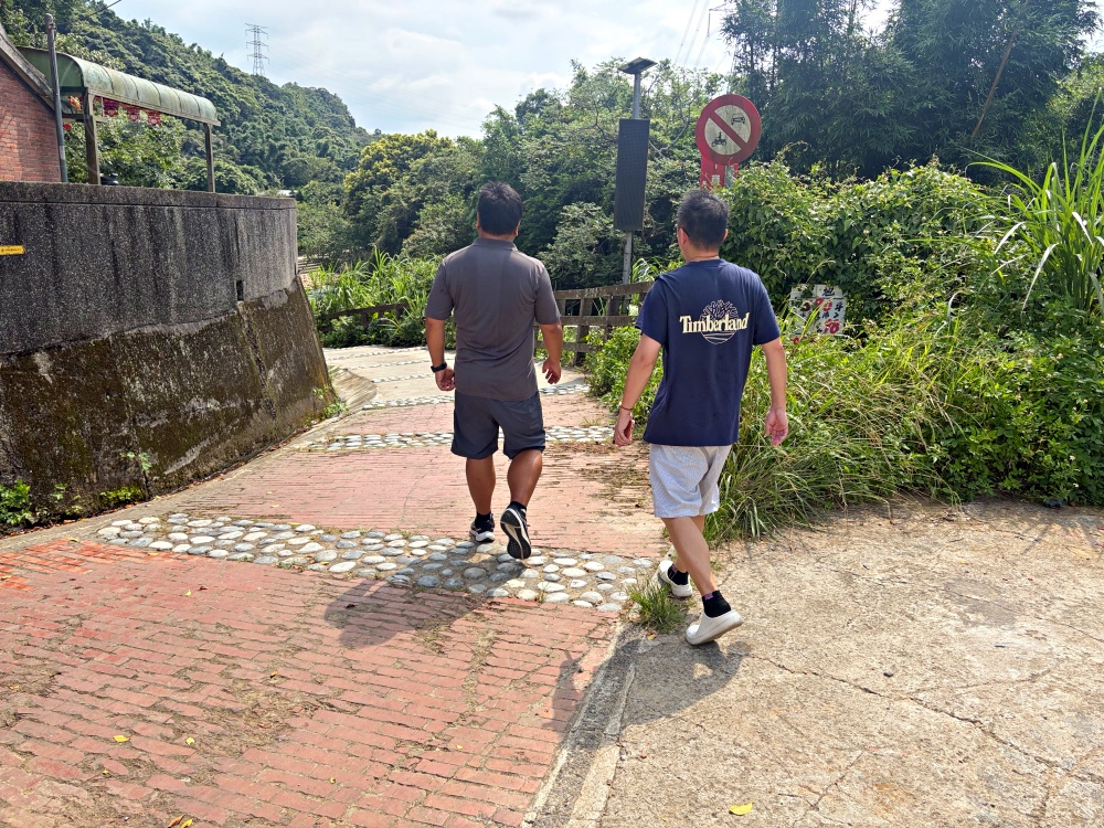 一半人沒來過，免費玩水、騎腳踏車的秘境，千層瀑布太震撼！ @趙先生吃飯