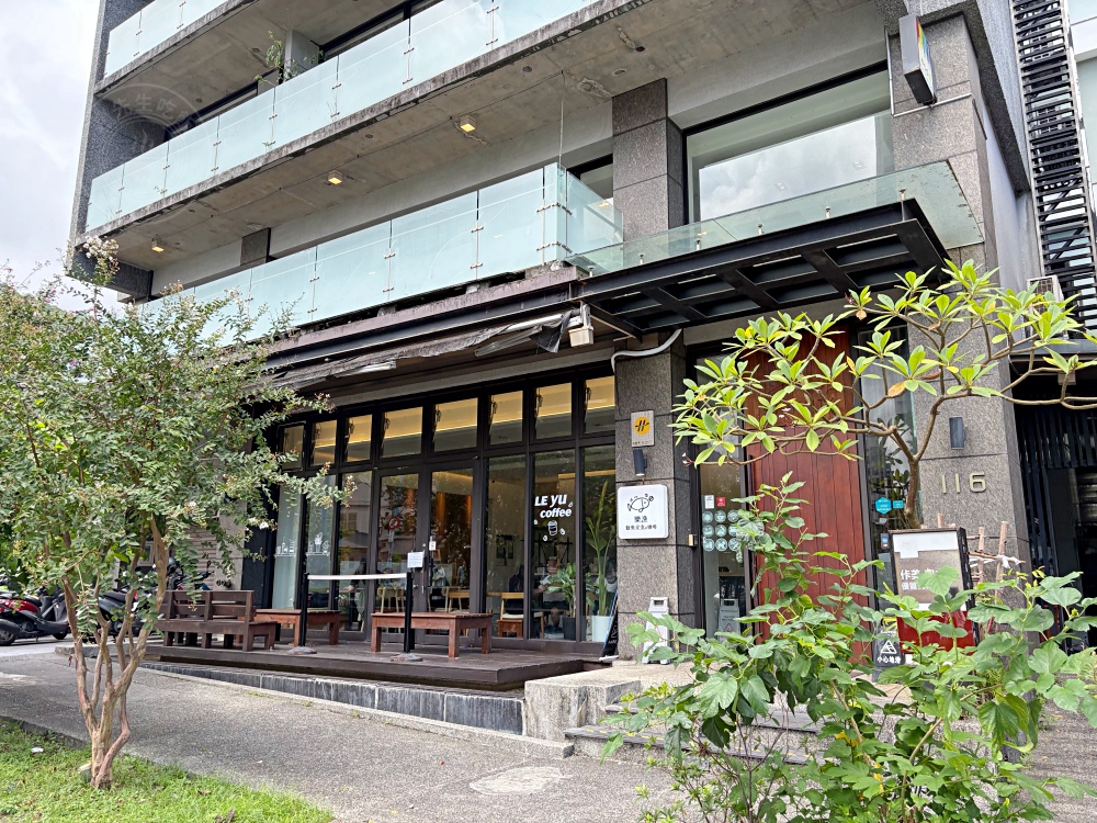 老闆說都沒睡飽,每天凌晨就跑漁港,便宜現流海魚餐廳真好吃 @趙先生吃飯 老闆說都沒睡飽,每天凌晨就跑漁港,便宜現流海魚餐廳真好吃 @趙先生吃飯