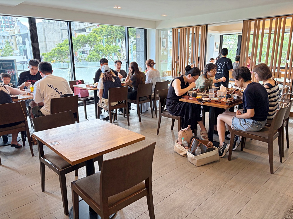 老闆說都沒睡飽,每天凌晨就跑漁港,便宜現流海魚餐廳真好吃 @趙先生吃飯 老闆說都沒睡飽,每天凌晨就跑漁港,便宜現流海魚餐廳真好吃 @趙先生吃飯