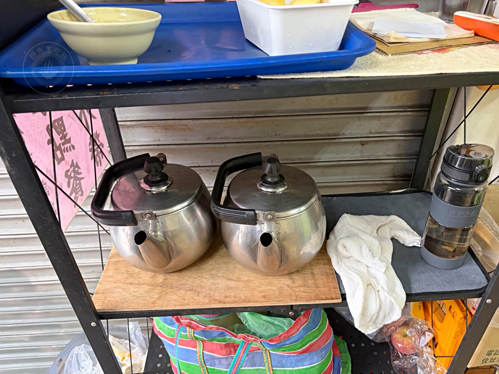 很多人不知道，全台灣只有這裡的肉圓這樣加湯吃，卻意外超好吃！ @趙先生吃飯