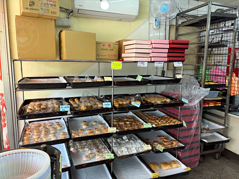 25元蛋黃酥排3小時，這家33元蛋黃酥不用排隊，也是便宜又好吃！ @趙先生吃飯