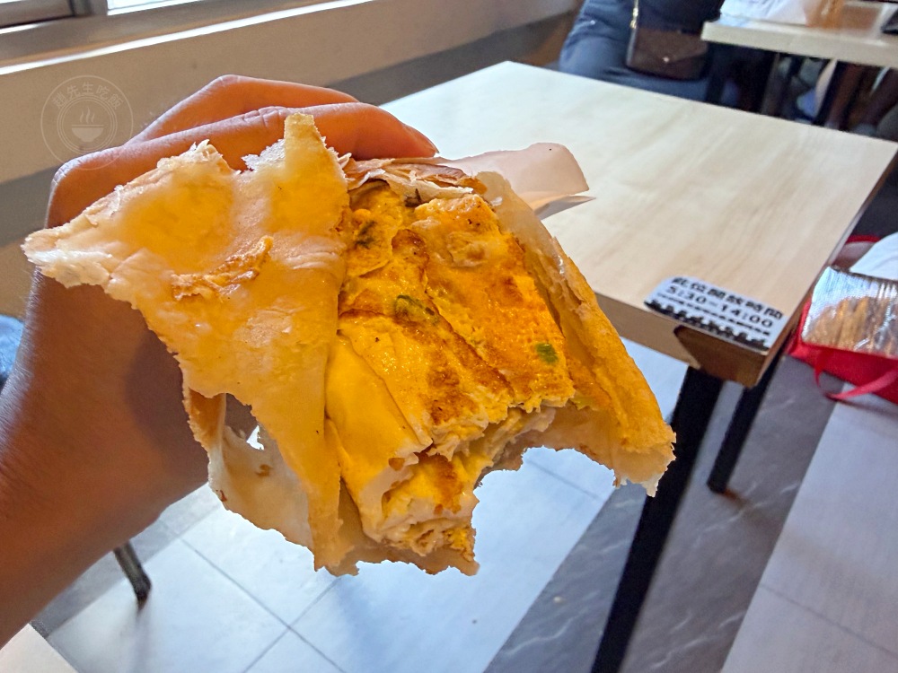 很多人都在罵，說態度差又貴，但其實超多外國人慕名而來的燒餅豆漿！ @趙先生吃飯
