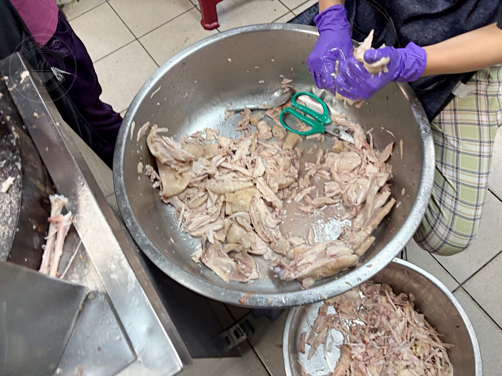 原本只是來吃雞肉飯老店,發現很多人為了老闆來朝聖,難怪排到半夜去 @趙先生吃飯 原本只是來吃雞肉飯老店,發現很多人為了老闆來朝聖,難怪排到半夜去 @趙先生吃飯