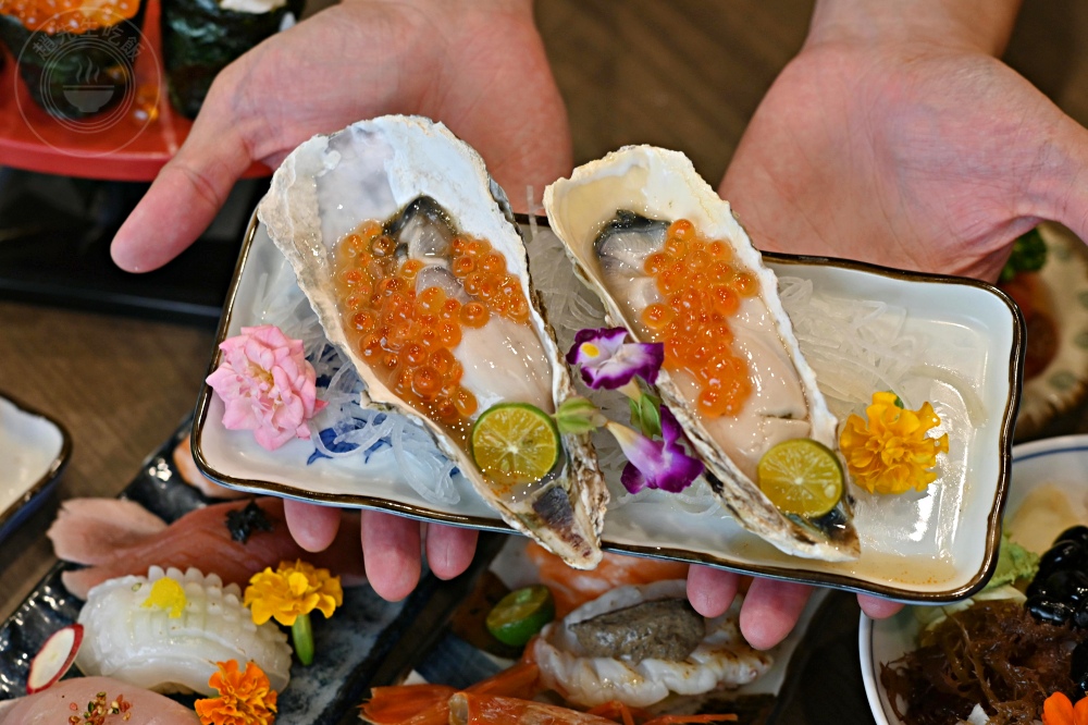 便宜大碗生魚片丼飯，大家點滿一大桌，生魚片、握壽司、鰻魚是招牌！ @趙先生吃飯