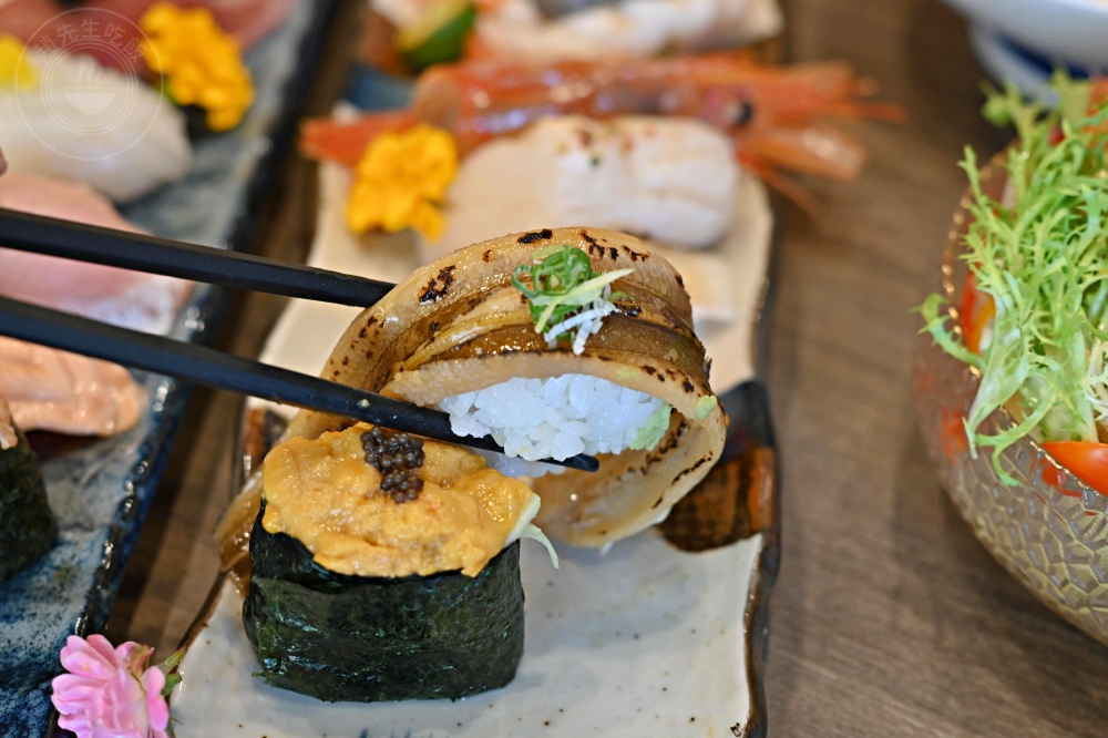 便宜大碗生魚片丼飯，大家點滿一大桌，生魚片、握壽司、鰻魚是招牌！ @趙先生吃飯