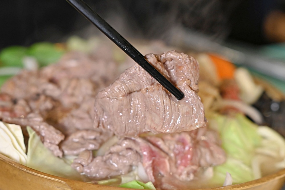 老闆把冰箱倒進部隊鍋？班長帶整連來吃！料多到犯規的超狂部隊鍋 @趙先生吃飯