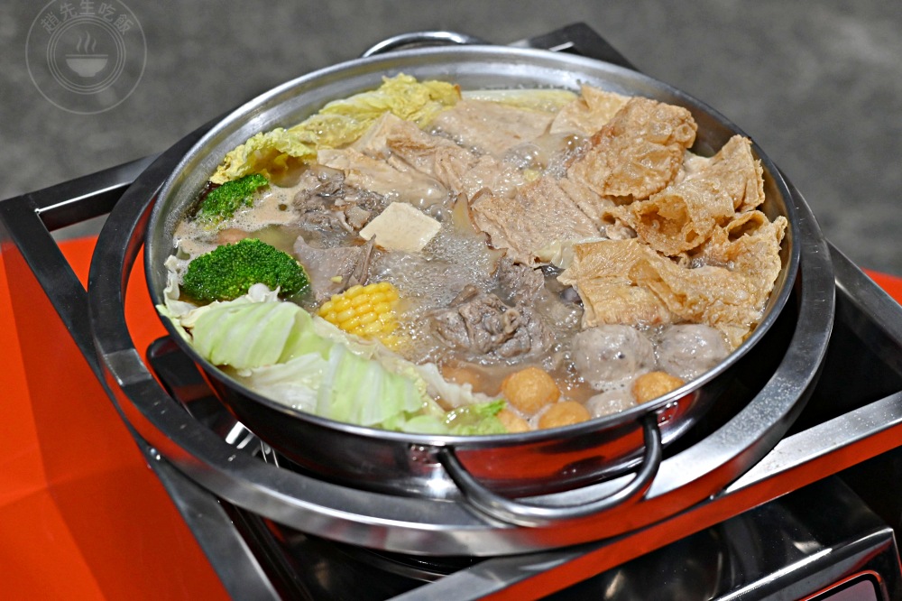 竟然在廟前吃薑母鵝跟羊肉爐！全台最新爆紅，剛開幕就被訂滿！ @趙先生吃飯